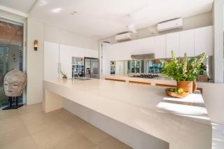 Villa Sunsara 2 - Spacious 4-Bedroom Haven next to Berawa Beach - 7