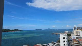 Sunset SeaView Suite at The Shore Kota Kinabalu wt Washer Netflix - 5