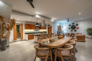 Villa Lisy - Spacious 4BR Villa with Large Swimming Pool - Munggu - 8