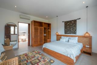 Villa Lisy - Spacious 4BR Villa with Large Swimming Pool - Munggu - 9