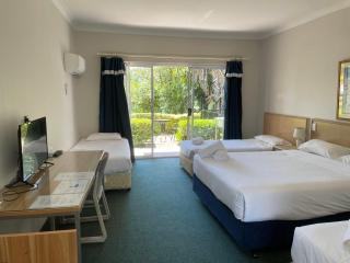 Seaside Garden Retreat Accommodation - 4