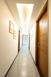 Hotel Krish - Near Medanta and Fortis Hospital Gurugram - 5