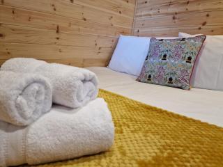 Gorse Gorgeous Glamping Hideaway - 1