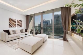 Business Bay Exquisite Living Experience-Suiteable - 9