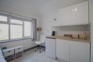 Modern Greatly located London - 6