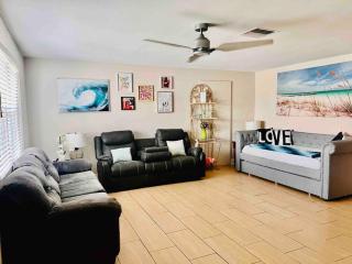 Cozy 2 bedrooms home by the water - Cape Coral - 5