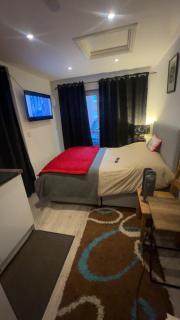 Cozy small studio - 3