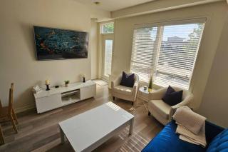 Entire 2 Bedroom Townhouse in Toronto! - Toronto - 0