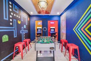 Pirate's Ship Heated Pool 16 Guest Super Mario Theme Room - Miami - 7