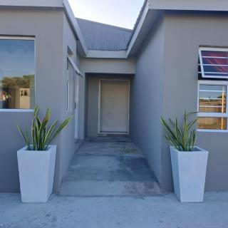 Zufike Family Home - 9