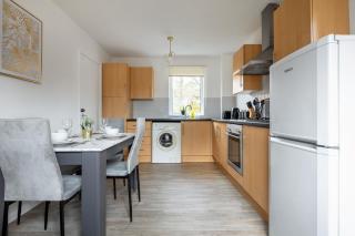 CONTRACTORS, Central MK, Free off street Parking, close to amenities, Managed by Chique Properties Ltd - Milton Keynes - 3