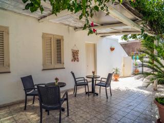 Stromboli Central Family Apartment - 3 Double Rooms - Stromboli - 4