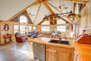 Roberts Home with Western Decor and Mountain Views! - 2