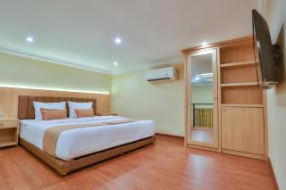 The Horizontal Hotel Pacitan - Pacitan - 3