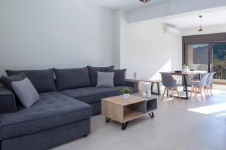 Amelie's Luxe Apartments - 7