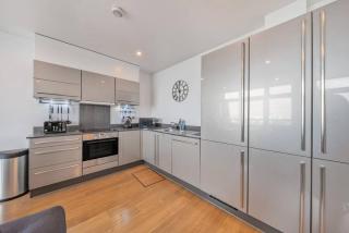 Great 2 Bed Flat With City View - 7