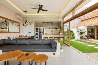Modern Tropical Villa with rice field view - Canggu - 4