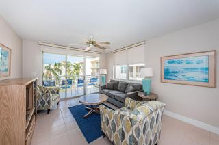 Bahia Vista Palm Trees & Coastal Breezes - Endless Fun on Isla - St Petersburg - 5