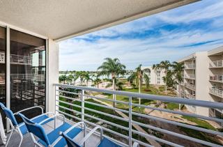 Bahia Vista Palm Trees & Coastal Breezes - Endless Fun on Isla - St Petersburg - 4