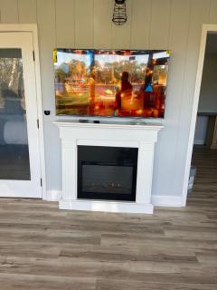 Breathtaking Glass Lake View Cottage - Odessa - 0