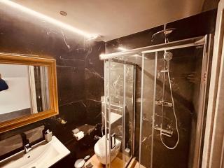 PORT TWINS SUITES No1 - Piraeus - 4