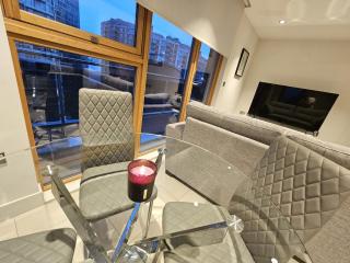 Luxury Property in Canary Wharf - London - 2