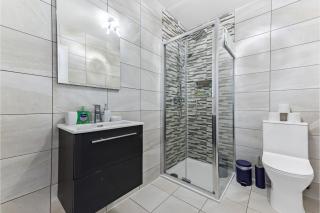 Stylish and Family Friendly 3 Bedroom Apartment - Londra - 6