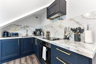 Lovely Two Bedroom with Ensuite Bathrooms - Londra - 2