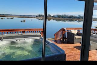 Marsh House, HOT TUB, Waterfront, KING bed, Close to Lejeune, - Cedar Point - 0