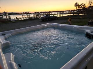 Dock House, Close to Camp Lejeune, water access, DOCK, king bed - Cedar Point - 9