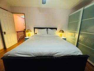 The Pink Paradise - 1