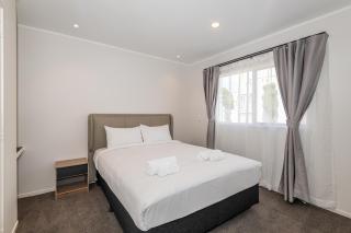 Aurora City Suites Motel - 7