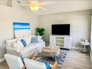 Tropical Gem/5 min beach walk - Panama City Beach - 3