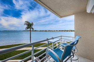 Club Bahia Happiness Comes in 'Waves' on Isla del Sol - 8