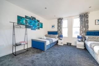 F2KR - Stylish Home with Free Parking and WiFi - 2