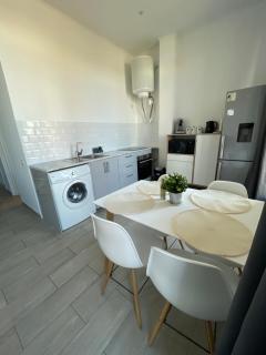 Lumineux 2 pièces - centre-ville climatisé - netflix prime canal - bien placé - 2