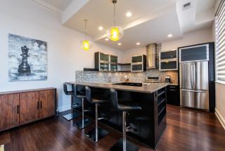 Luxe Louisville Condo~King BR~Near YUM Center - Louisville - 7