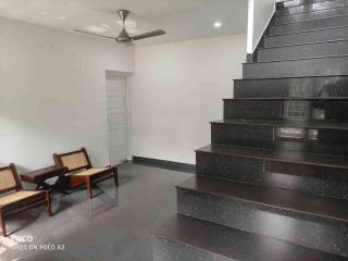 Ultra Modern Glass house with large Swimming pool and garden - Kottayam - 5