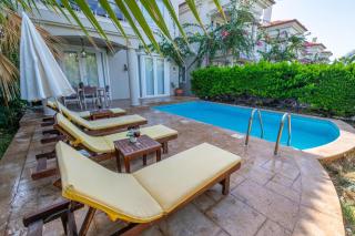 Sunset Beach Club Aqualettings Starfish 3 - 4