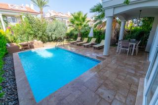 Sunset Beach Club Aqualettings Starfish 3 - 5