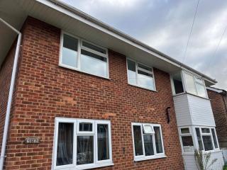 St Denys 2 bedroom flat, Convenient location next to station, Great for contractors - Southampton - 1