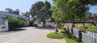 Riverside Spacious single story villa in Kottayam town with 10 beds, Large Courtyard.& direct access to the River - Kottayam - 7