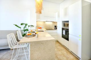 Hot Breeze Apartment - 1