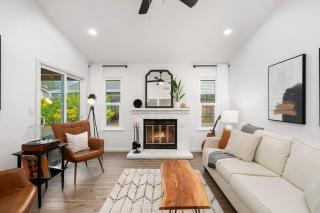 Sacramento Gem w Cozy Wood Fireplace BBQ Grill - 8