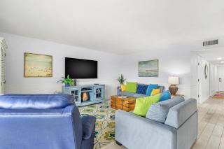 Beach Oasis - No Storm Damage & Guest Ready! Come Enjoy the Heated Pool & Relax at the Beach! - Clearwater Beach - 9