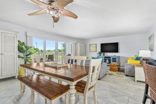 Beach Oasis - No Storm Damage & Guest Ready! Come Enjoy the Heated Pool & Relax at the Beach! - Clearwater Beach - 5