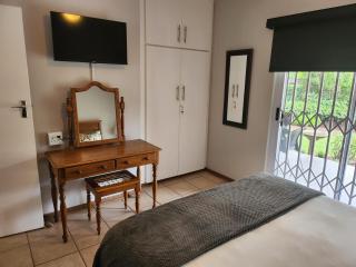 Rosewood Guest Cottage - Vryheid - 3