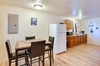 Grill and Dock Access Waterfront Kerens Cabin - 2