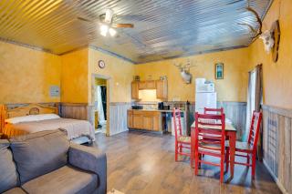 Community Pier Cozy Kerens Cabin! - Kerens - 5