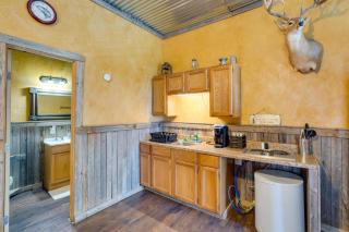 Community Pier Cozy Kerens Cabin! - Kerens - 3